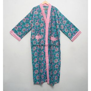 Kimono en pur coton, texture douce et lisse, col en V, design simple et imprimé floral, pour un style décontracté. - Product Image 3