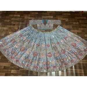 Hermoso Lehenga Choli con Lentejuelas para Fiestas, Ropa India y Pakistaní - Product Image 6