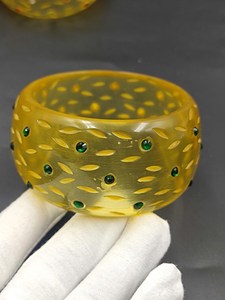 Bracelet en résine fait main écologique, modèle style ange, design moderne et élégant, taille personnalisée - Product Image 3