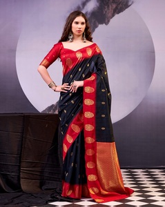 Sari indien traditionnel ethnique à broderies Zari pour les occasions de mariage et les événements festifs, tenue élégante et tendance pour femmes - Product Image 1