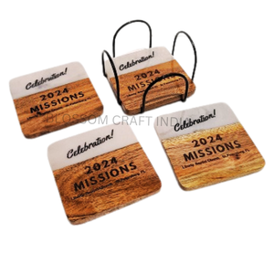 Ensemble de sous-verres artisanaux en bois d'acacia et résine avec support en fer, design marbre résine, décoration d'intérieur - Product Image 3