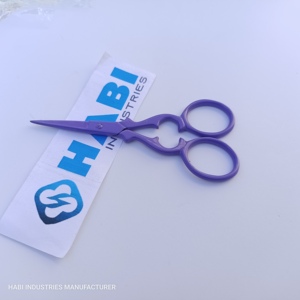 กรรไกรปักผ้าสีม่วงเข้ม ด้ามจับสีตามสั่ง ใบมีดตัดด้ายแบบมืออาชีพ ใบมีดปลายทู่ ใบมีดสแตนเลส - Product Image 1