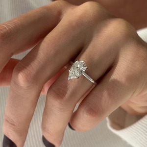 Bague élégante en or blanc 18 carats avec diamant de laboratoire taille poire, certifiée IGI, clarté VVS, pour femme, tendance, fiançailles, mariage - Product Image 2