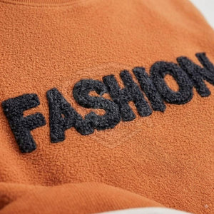 Traje Deportivo de Poliéster/Algodón Transpirable, Ligero, de Invierno, de Alta Calidad, con Bordado, para Hombre, Fabricado en Pakistán - Product Image 5
