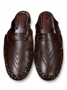 Brown Genuine Leather Handcrafted High Quality Fashion Kolhapuri Chappal Men <b>Closed</b> <b>Toe</b> Buckle Strap Outdoor Embossed - Product Image 1