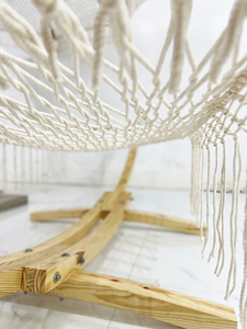 เก้าอี้แขวนทำมือจากผ้าฝ้ายและโพลีเอสเตอร์ JNC Macrame สไตล์มินิมอล สีขาว สำหรับใช้งานกลางแจ้ง ทนทาน เป็นมิตรกับสิ่งแวดล้อม เหมาะสำหรับวิลล่า โรงแรม ระเบียงพักผ่อน - Product Image 4
