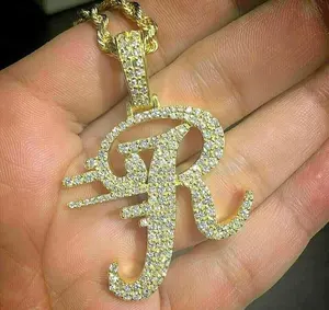 Colgante de Moissanita con Corte Brillante Redondo y Letra Inicial Personalizada R, Plata de Ley 925 Chapada en Oro Amarillo, Estilo Hip Hop, para Mujer - Product Image 4