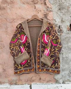 Manteau d'hiver matelassé en coton fait main avec broderie Suzani, cadeau spécial, veste bomber unisexe avec broderie florale, magnifique - Product Image 2