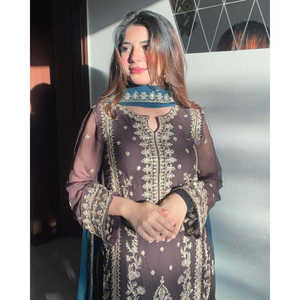 Ensembles tendance pour femmes avec haut-bas et dupatta, broderie lourde, travail de séquence - Product Image 2