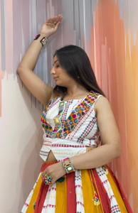Ensemble traditionnel ethnique pour femmes, élégant Chaniya Choli en coton tissé à la main avec dupatta orné de miroirs - Product Image 4