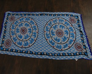 Tapisserie Mandala Indienne en Coton avec Franges Rondes, Motif Éléphant Hippie Bohème et Paon, Nappe Musulmane en Coton Lavable - Product Image 1