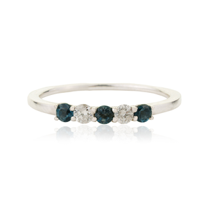 Anillo Apilable Delicado de Zafiro Azul y Diamantes de Corte Redondo, Diseño Minimalista, Alta Calidad, Oro Blanco Sólido de 14K, Joyería Sencilla - Product Image 1