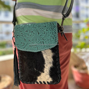 Nouveau design sac à main pour téléphone sac à main véritable fourrure de vachette à frange usinée à la main sculpture sac à bandoulière sacs de petite taille pochette à bracelet sac à bandoulière - Product Image 3