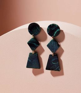 Boucles d'oreilles en résine colorées pour femmes, bijoux fantaisie faits à la main, légères et tendance pour les soirées, les mariages - Product Image 4