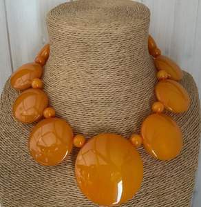 Collar de cuentas ovaladas de resina azul, cuentas planas gruesas, joyería de moda para mujer, accesorio de disfraz, ropa de playa, escote hecho a mano - Product Image 2