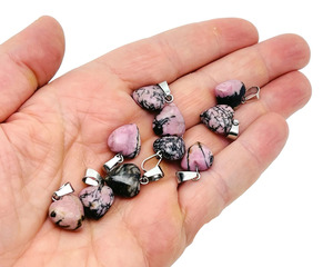 จี้หัวใจโรโดไนต์ธรรมชาติ ขัดเงา พลอยสีชมพู สร้อยคอคริสตัล ขายส่ง - Product Image 6