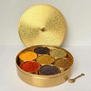 Boîte à masala ronde de luxe en laiton – Gravure détaillée de lotus mandala – Ustensile de cuisine de famille - Product Image 1