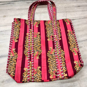 Sac fourre-tout en coton à imprimé floral en gros, sacs fourre-tout de luxe de qualité supérieure fabriqués en Inde, produit par un fabricant et exportateur indien - Product Image 1