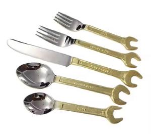 Elegante juego de cubiertos de acero inoxidable dorado con acabado premium para cenas de lujo y ocasiones especiales, eventos, restaurantes, vajilla. - Product Image 3