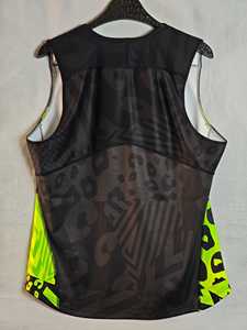 Maillot de netball sans manches PUFFIN SPORTS à col en V, imprimé par sublimation, évacuation de l'humidité, 100 % polyester, coupe athlétique pour adulte - Product Image 2