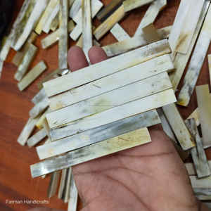 Sillín y perno de cuerno blanco sudafricano hechos a mano para mangos de cuchillos personalizados a precio económico - Product Image 3