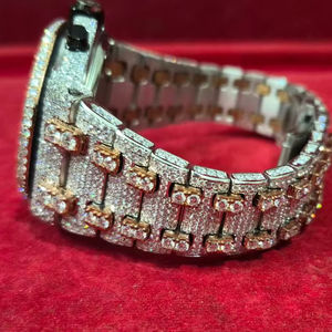 Relojes de Hombre con Diamantes a la Moda, con Indicador de Fecha, Reloj de Cuarzo Moissanite del Reino Unido, Ideal para Fiestas, Oficina y Uso Diario - Product Image 1