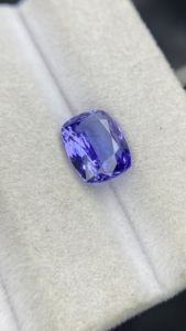 Pierre naturelle certifiée Tanzanite 9x7 MM, taille coussin longue, avec une couleur et un lustre excellents, Zoisite naturelle 2,11 carats, clarté impeccable - Product Image 2