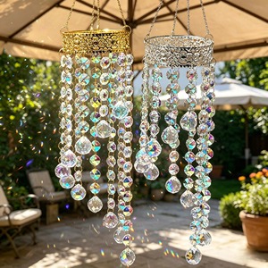 Attrape-soleil en cristal de luxe blanc et or, décoration suspendue pour la réflexion de la lumière et la mise en valeur d'un intérieur moderne - Product Image 1
