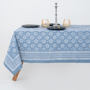 Mantel de Algodón 100% con Estampado Floral Dabu Hecho a Mano, Diseño Tradicional Rectangular, Cubierta de Mesa Artesanal - Product Image 1