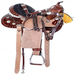 Ensemble de selle de barrel racing western haut de gamme en cuir véritable fait main avec bride et harnais assortis - Product Image 3