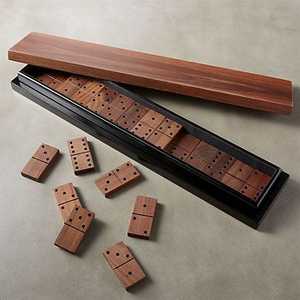 Collection de jeux d'intérieur en bois et résine écologiques faits à la main, au design traditionnel, incluant Échecs, Dominos et Tic Tac Toe - Product Image 1