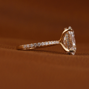 Anillo de Compromiso con Diamante Ovalado Cultivado en Laboratorio, Certificado por IGI, Anillo de Diamante Creado en Laboratorio en Oro de 14K Personalizado para Mujer - Product Image 3