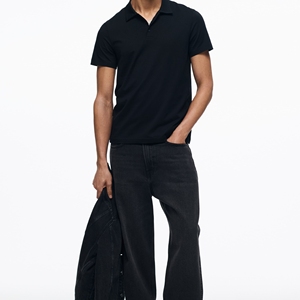 Polo homme bleu marine à demi-zip avec short assorti, fabrication en lot de deux. - Product Image 1