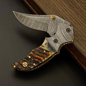 Cuchillo de bolsillo plegable hecho a mano de acero de Damasco con punta de cuchillo, mango de resina y cuerno, para camping y deportes al aire libre - Product Image 4