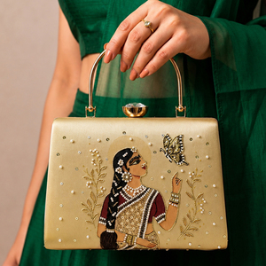Bolso de Mano Artístico con Diseño de Dama y Mariposa, Elegante Bolso de Noche para Mujer, para Uso Festivo - Product Image 3