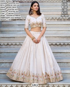 Lehenga Choli de Seda Vichitra Tradicional Bandhani Noor-e-Zyana, Largo hasta el Suelo, para Mujer, para Bodas y Fiestas - Product Image 2