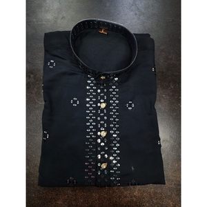 RICH LOOK SILK STICKEREI SEQUENZ ARBEITS MÄNNER KURTA PAJAMA SCHWARZ Shalwar Kameez - Product Image 4