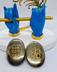 Colección a granel de cincuenta medallones de pirita Zibu grabados con glifos de prosperidad celestial, piedras curativas para acelerar la sanación. - Product Image 3