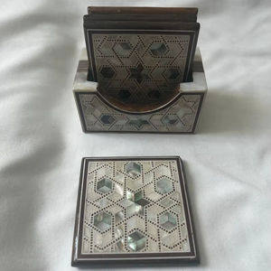 Ensemble de sous-verres égyptiens incrustés de nacre, 5 pièces, en bois de hêtre fait main, design unique, motif floral carré - Product Image 1