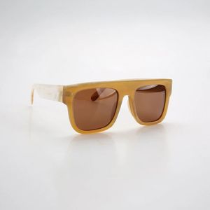 Lunettes de soleil en corne naturelle, fabriquées à la main, durables, sculptées, monture classique, accessoire de mode élégant pour les voyages et les activités de plein air - Product Image 2