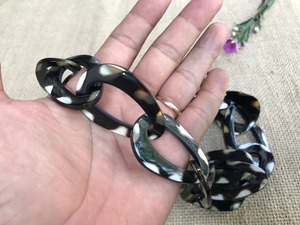 Collar con Colgante de Cuerno de Búfalo Hecho a Mano, Ecológico y Moderno de Alta Calidad, Cuerno Natural para Bodas por Perfect Enterprises - Product Image 2