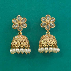Achetez en ligne des Jhumki antiques de qualité export avec placage or 233091 - Product Image 6