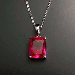 Collar Mia con Rubí Rectangular en Plata de Ley, Colgante de Rubí como Piedra de Nacimiento de Julio, Regalo de Cumpleaños o Aniversario para Mujer - Product Image 1