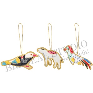 Brazeal Studio - Ornements de Noël personnalisés faits à la main en velours satiné écologique, brodés de perles, 4 pouces, dorés, fabriqués en usine - Product Image 3