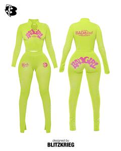 ชุดเซ็ตเสื้อครอปซิปสีน้ำตาลและเลกกิ้ง |   ชุดเซ็กซี่เข้ารูปสไตล์สตรีทแวร์ |   ลอสแอนเจลิส แบรนด์ Born to Love ชุดเสื้อผ้า OEM ผลิตภายใต้แบรนด์ส่วนตัว - Product Image 4