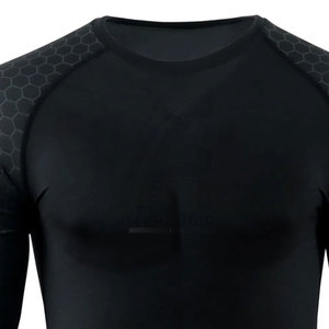 Último Diseño de Camiseta Deportiva Rash Guard para Hombre, Camiseta Rash Guard de Precio Económico y Alta Venta con Logotipo Personalizado, Hecha en Pakistán - Product Image 3