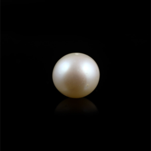 Loose Freshwater Pearl 5.45 Carat Oval Gemstone for Fine Jewelry - Product Image 1