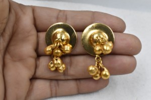 Conjunto de collar y aretes chapados en oro con cuentas redondas, conjunto de joyería para regalo de boda, para usar en bodas. - Product Image 2