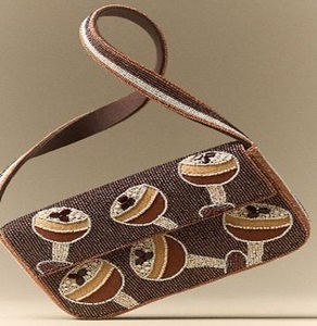 Sac à bandoulière personnalisé en perles brodées à la main, motif trèfles et cœurs, style sac à main perlé, vente en gros - Product Image 3