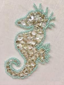 Broche de créateur de luxe, accessoire de mode élégant pour femme à prix avantageux - Product Image 5